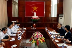 Lãnh đạo Ban Chỉ đạo Tây Nam Bộ, lãnh đạo thành phố Cần Thơ làm việc với đại diện tỉnh Hiroshima (Nhật Bản) về các vấn đề hợp tác trong lĩnh vực môi trường. (Ảnh: Thanh Liêm/ TTXVN) 