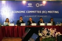 Đại diện các nền kinh tế phát biểu tại cuộc họp. (Ảnh: Hoàng Hải/TTXVN)