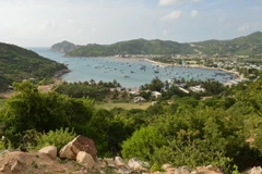 Toàn cảnh vịnh Vĩnh Hy. (Ảnh: Thanh Hà/TTXVN)