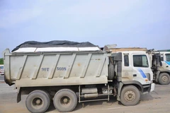 Một trong số các xe quá tải do tài xế bất hợp tác điều khiển bị lực lượng chức năng xử lý chiều ngày 5/6. (Anh: Cộng tác viên)