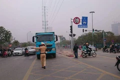 48 trường hợp đi vào làn BRT sai quy định bị xử lý trong ngày 15/2. (Ảnh:Cộng tác viên)