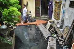 Ngập nước thải tại 146 Quán Thánh: Chính quyền "bó tay?"