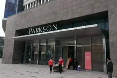 Dán thông báo mới, Parkson Keangnam "không hẹn ngày trở lại" 