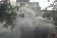 [Video] Toàn cảnh vụ cháy do tàn hương tại số nhà 81 Hàng Bồ