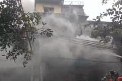 [Video] Toàn cảnh vụ cháy do tàn hương tại số nhà 81 Hàng Bồ