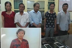 Các đối tượng tại cơ quan điều tra, đối tượng Năm (ảnh nhỏ) đã 75 tuổi và có tới 45 tiền án, tiền sự. (Ảnh: Cơ quan chức năng cung cấp)