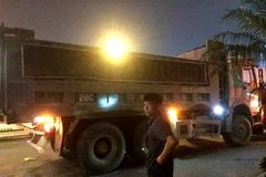 Chiếc xe tải chở cát trong vụ tai nạn. (Ảnh: Cộng tác viên)