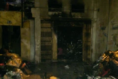 Hà Nội: Hỏa hoạn sát đền Bà Kiệu, thiêu rụi cửa hàng túi xách