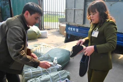 Tạm giữ gần 60 tấn hàng có nhiều dấu hiệu vi phạm nhãn hiệu 