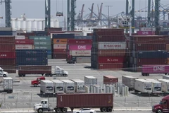 Cảng hàng hóa ở Long Beach, bang California, Mỹ. (Ảnh: AFP/TTXVN)