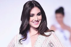 "Lò luyện thi" hoa hậu: Từ xứ bạn nhìn lại nước mình