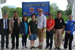 Đại sứ Việt Nam Nguyễn Văn Hòa cùng Đại sứ các nước ASEAN và đại diện Bộ Ngoại giao Canada chụp ảnh lưu niệm. (Ảnh: Lê Hoàng/Vietnam+) 