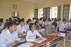 Học sinh lớp 12 tích cực ôn tập trước kỳ thi THPT Quốc gia. (Ảnh: Thu Hoài/TTXVN)