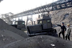 Hoạt động khai thác tại mỏ than Toksan thuộc Khu phức hợp than đá Kangdong, Triều Tiên. (Ảnh: EPA/TTXVN) 