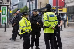 Cảnh sát Anh tăng cường an ninh tại Manchester ngày 28/5 vừa qua. (Ảnh: AFP/TTXVN)