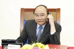 Thủ tướng Nguyễn Xuân Phúc điện đàm với Quyền Tổng thống kiêm Thủ tướng Hàn Quốc Hwang Kyo-ahn. (Ảnh: Thống Nhất/TTXVN)