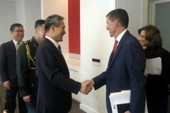 Cố vấn An ninh quốc gia Hàn Quốc Kim Kwan-jin (trái) trong cuộc gặp người đồng nhiệm Mỹ Mike Flynn tại Washington ngày 9/1 vừa qua. (Ảnh: YONHAP/TTXVN)