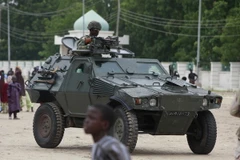 Binh sỹ Nigeria tuần tra tại Maiduguri, Đông Bắc Nigeria. (Ảnh: AFP/TTXVN)