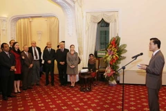 Thứ trưởng Bộ Ngoại giao Hà Kim Ngọc phát biểu tại buổi gặp mặt. (Ảnh: Phương Hoa/TTXVN)