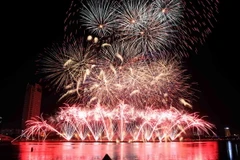 Màn trình diễn pháo hoa của đội Anh. (Ảnh: Trần Lê Lâm/TTXVN)