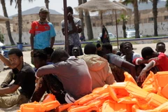 Người di cư tới Melilla của Tây Ban Nha ngày 8/7 vừa qua. (Ảnh: EPA/TTXVN)