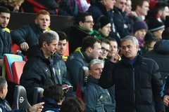 "Người đặc biệt" nổi đóa với trọng tài khi Chelsea không thể thắng