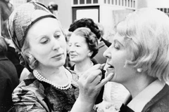 Estée Lauder: Không chỉ mỹ phẩm mà là thông điệp về cái đẹp