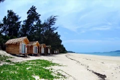 Những ngôi nhà gỗ trên đảo Cô Tô. (Ảnh: Công Đạt/Báo ảnh Việt Nam)