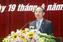 Bí thư Tỉnh ủy, Chủ tịch HĐND tỉnh Quảng NInh Nguyễn Xuân Ký phát biểu tại kỳ họp. (Ảnh: Văn Đức/TTXVN)