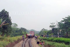 Hai cháu nhỏ bị đâm văng ra xa điểm giao cắt. (Nguồn: Báo Lào Cai)