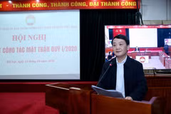 Phó Chủ tịch, Tổng Thư ký Ủy ban Trung ương MTTQ Việt Nam Hầu A Lềnh báo cáo kết quả công tác mặt trận quý 1. (Ảnh: Dương Giang/TTXVN)