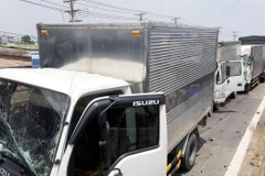 Các xe đâm liên hoàn trong vụ tai nạn. (Ảnh: Tiến Lực/TTXVN)