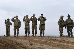 Binh sỹ Mỹ đồn trú tại châu Âu tham gia cuộc tập trận bắn đạn thật ở Grafenwoehr, miền Nam Đức ngày 4/3/2020. (Ảnh: AFP/TTXVN)