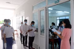 Học sinh chuẩn bị dự thi vào lớp 10 Trung học phổ thông. (Ảnh: TTXVN)