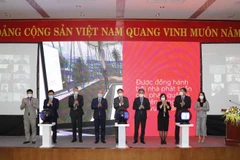 Thứ trưởng Đỗ Thắng Hải và các đại biểu tại Lễ khai mạc Vietnam Foodexpo 2021. (Ảnh: Đức Duy/Vietnam+)
