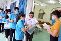 Lãnh đạo Hà Nội đề nghị Sở Giáo dục và Đào tạo có phương án dự phòng trong công tác tổ chức thi và tuyển sinh, ứng phó với diễn biến phức tạp của dịch COVID-19. (Ảnh: TTXVN)