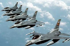 Ba Lan mua tên lửa của Mỹ để trang bị cho máy bay F-16