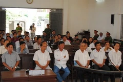 Xử tù 11 bị cáo liên quan đến việc khai thác cát trái phép