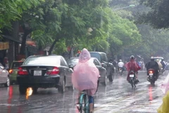 Rãnh thấp gây mưa xuống phía Nam, chấm dứt không khí oi nóng