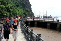 Xã hội hóa để nâng cao chất lượng, hiệu quả khai thác Vịnh Hạ Long