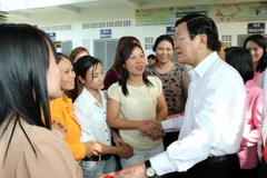 Chủ tịch nước chúc Tết công nhân xa nhà tại TP.HCM