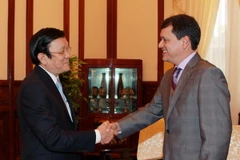 Chủ tịch nước Trương Tấn Sang tiếp Đại sứ Cộng hòa Panama Eduardo Young Virzi. (Ảnh: Nguyễn Khang/TTXVN)