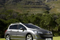 Mẫu xe Peugeot 308 SW. (Nguồn: automobilesreview.com)