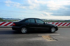 Quốc lộ trị giá 2.800 tỷ đồng vừa khánh thành đã xuống cấp