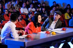 Nhạc sỹ Huy Tuấn ngồi 'ghê snongs' cạnh hai giám khảo khách mời vòng loại Thanh lam và Chí trung. (Ảnh: BHD) 