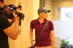 Tiền đạo đội trưởng Lê Công Vinh có mặt từ chiều tại khách sạn Bounty. (Ảnh: Hiếu Lương/Vietnam+)