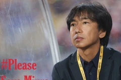 Người hâm mộ Thái Lan kêu gọi bảo vệ huấn luyện viên Miura. (Ảnh: Minh Chiến/Vietnam+)