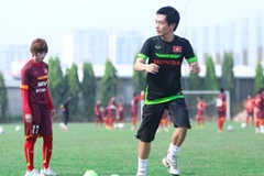 “Thám tử” Shinichi giúp việc HLV trưởng tuyển nữ Việt Nam 