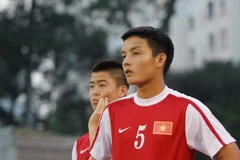 Trung vệ Văn Khánh (số 5) từng bị loại khỏi U19 Việt Nam vì chơi bạo lực. (Ảnh: Minh Chiến/Vietnam+)