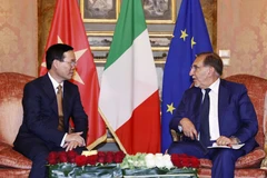 Chủ tịch nước Võ Văn Thưởng gặp Chủ tịch Thượng viện Italy Ignazio La Russa. (Ảnh: Thống Nhất/TTXVN)